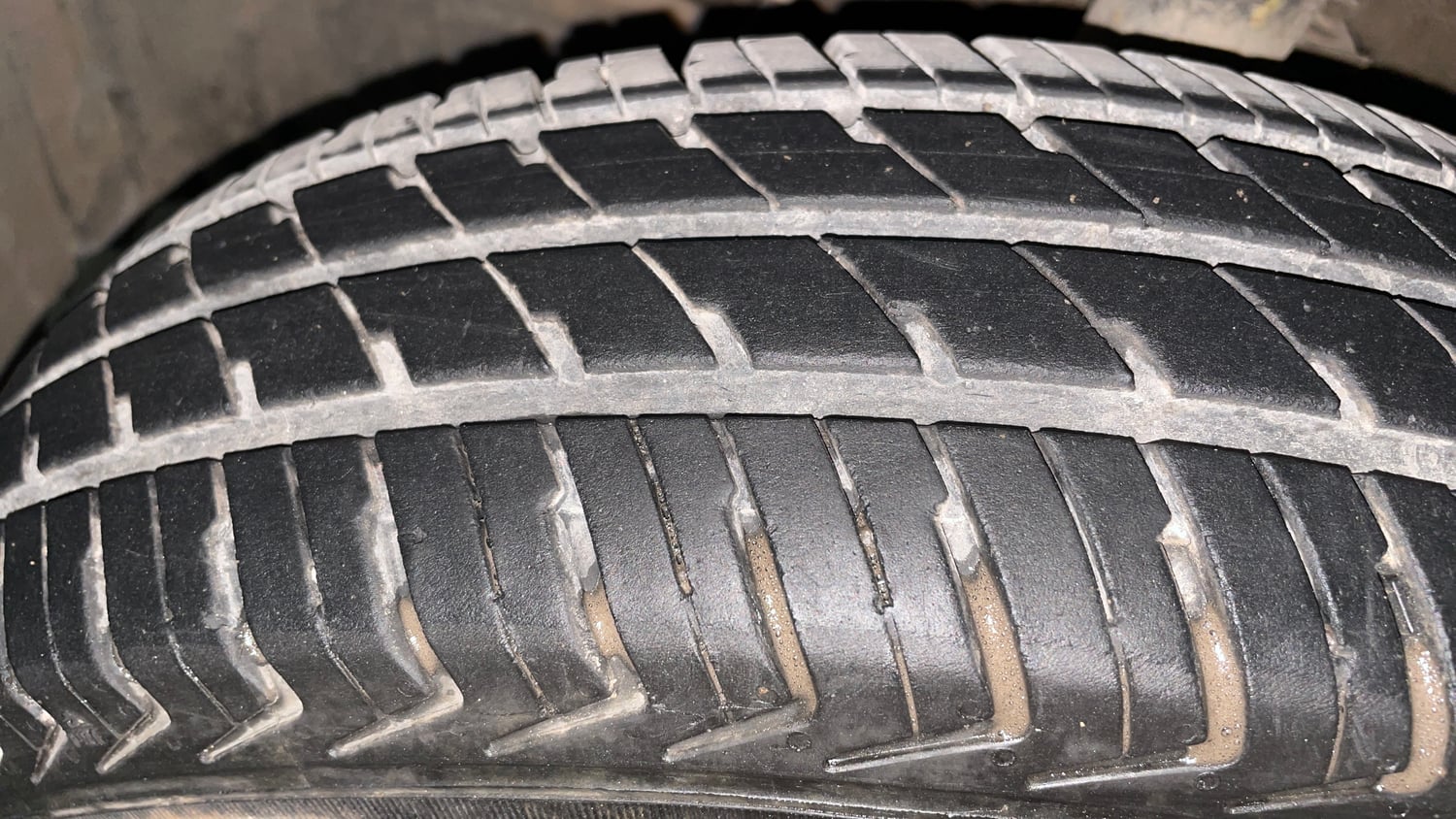 Used 2024 Maruti Suzuki Alto K10 VXi Plus AGS Petrol Automatic tyres LEFT FRONT TYRE TREAD VIEW
