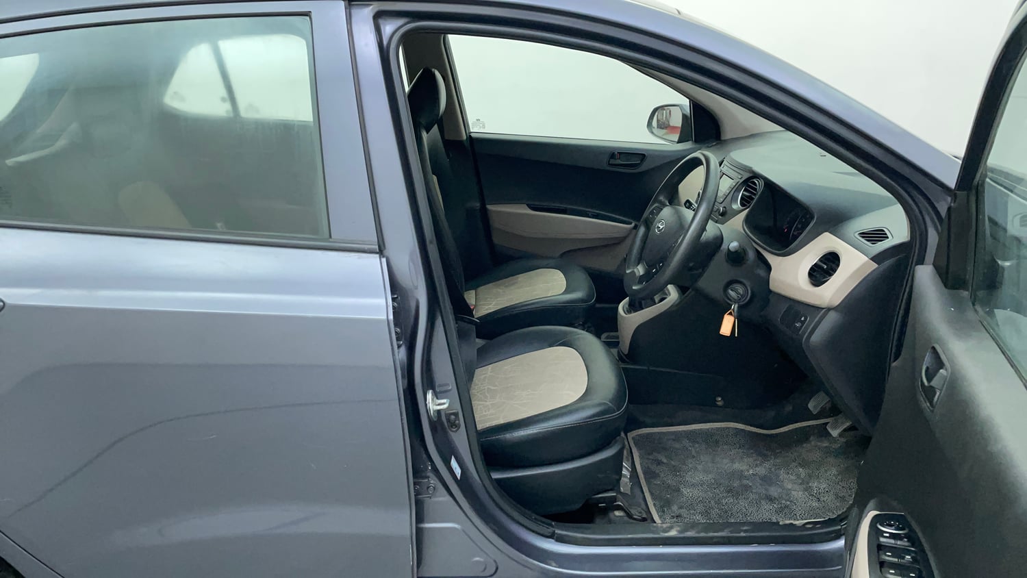Used 2018 Hyundai Grand i10 Magna 1.2 Kappa VTVT Petrol Manual interior RIGHT SIDE FRONT DOOR CABIN VIEW