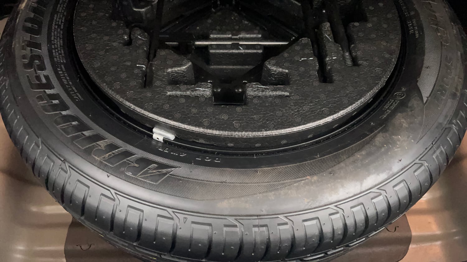 Used 2018 Hyundai Creta SX 1.6 CRDi (O) Diesel Manual tyres SPARE TYRE VIEW