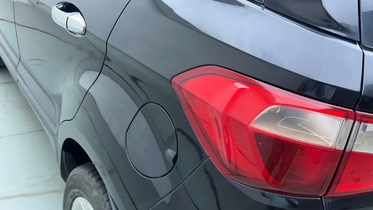 Used 2019 Ford EcoSport Titanium + 1.5L Ti-VCT AT Petrol Automatic dents MINOR SCRATCH