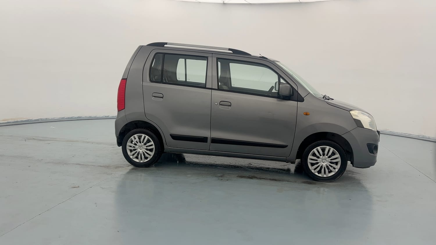 Used 2015 Maruti Suzuki Wagon R VXI Petrol Manual exterior RIGHT SIDE VIEW