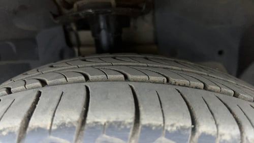 Used 2015 Ford Figo Titanium Plus 1.2 Ti-VCT Petrol Manual tyres RIGHT FRONT TYRE TREAD VIEW