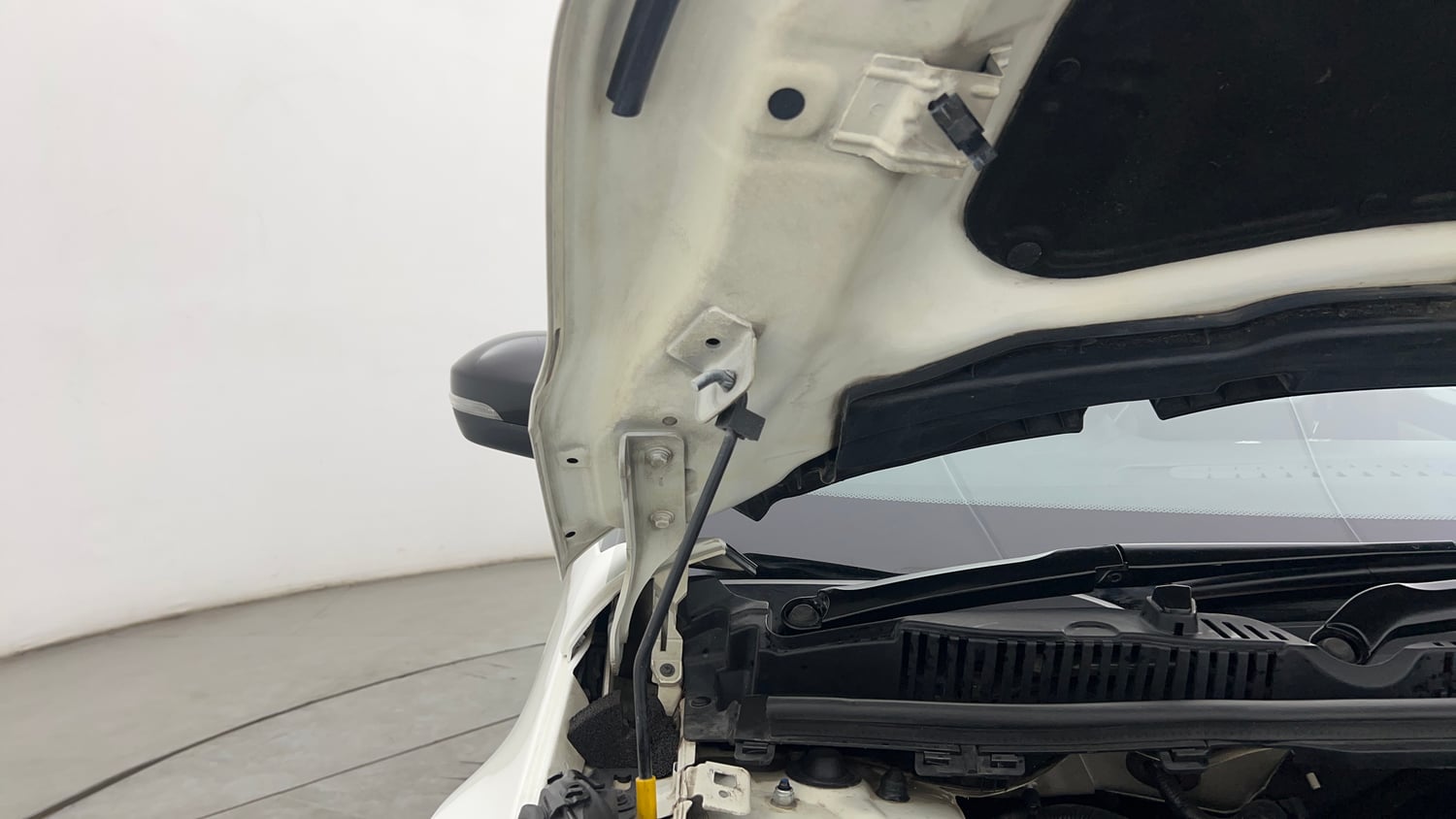 Used 2021 Tata Nexon XZA Plus (O) Diesel Diesel Automatic engine ENGINE RIGHT SIDE HINGE & APRON VIEW
