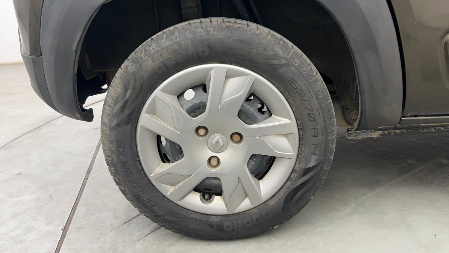 Used 2021 Renault Kwid RXT 1.0 (O) Petrol Manual tyres RIGHT REAR TYRE RIM VIEW