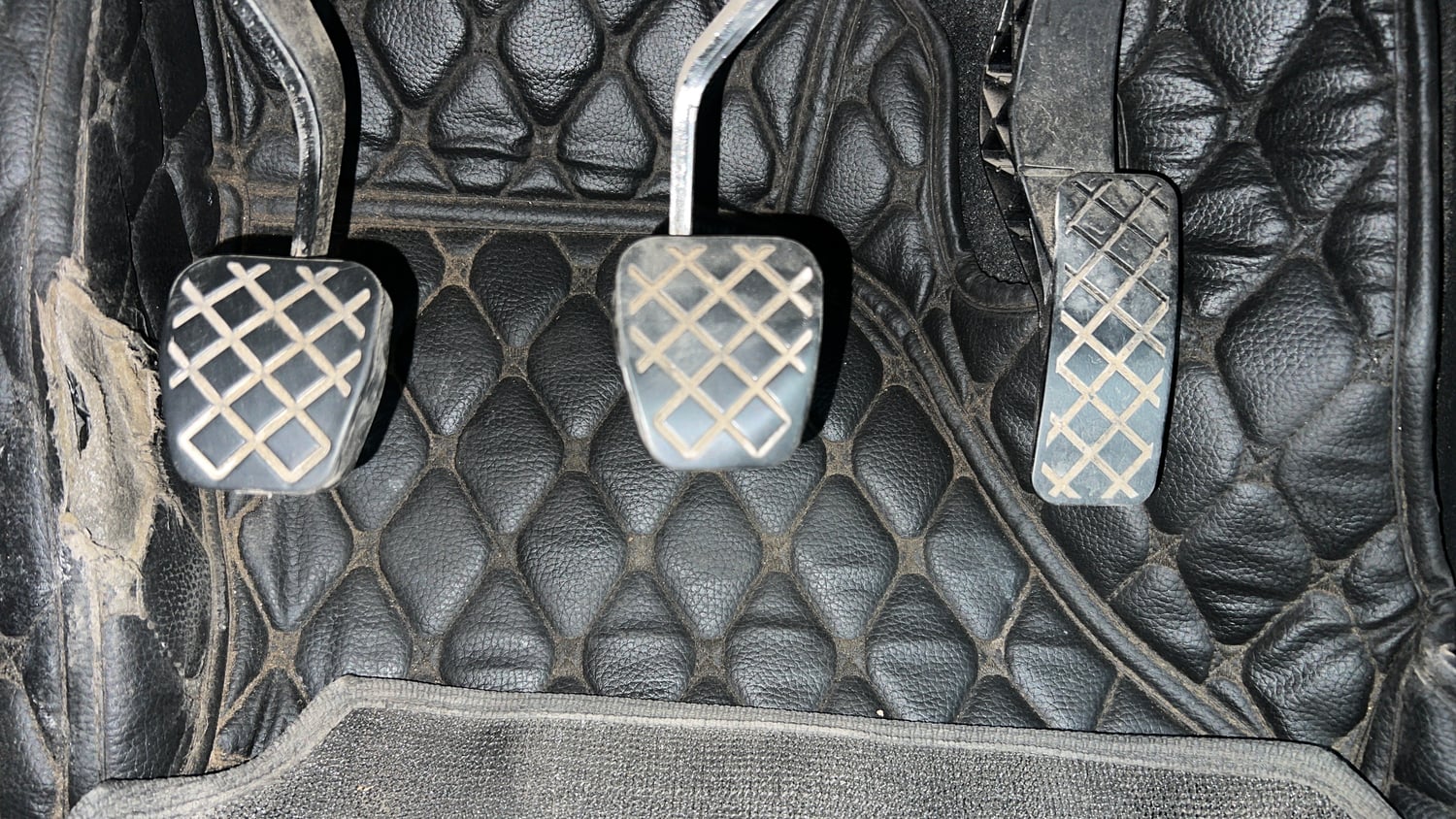 Used 2022 Skoda Slavia Style 1.0L TSI MT Petrol Manual interior PEDALS VIEW