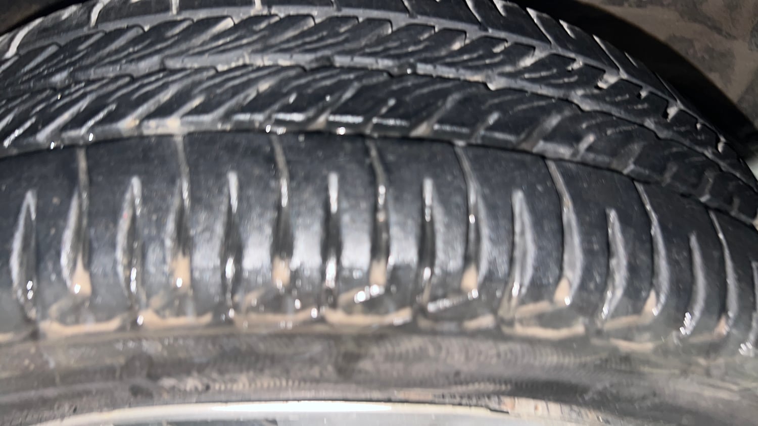 Used 2017 Maruti Suzuki Wagon R 1.0 VXI AMT Petrol Automatic tyres RIGHT FRONT TYRE TREAD VIEW