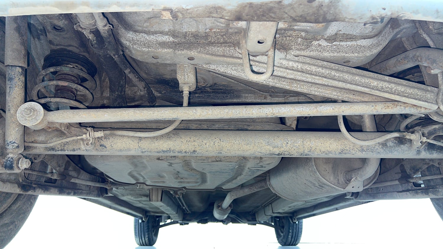 Used 2014 Maruti Suzuki Wagon R LXI Petrol Manual extra REAR UNDERBODY VIEW (TAKEN FROM REAR)