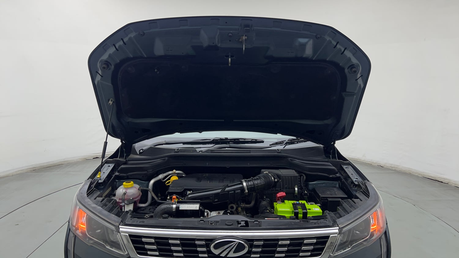 Used 2022 Mahindra XUV 300 W8 (O) 1.2 Petrol AMT Petrol Automatic engine ENGINE & BONNET OPEN FRONT VIEW