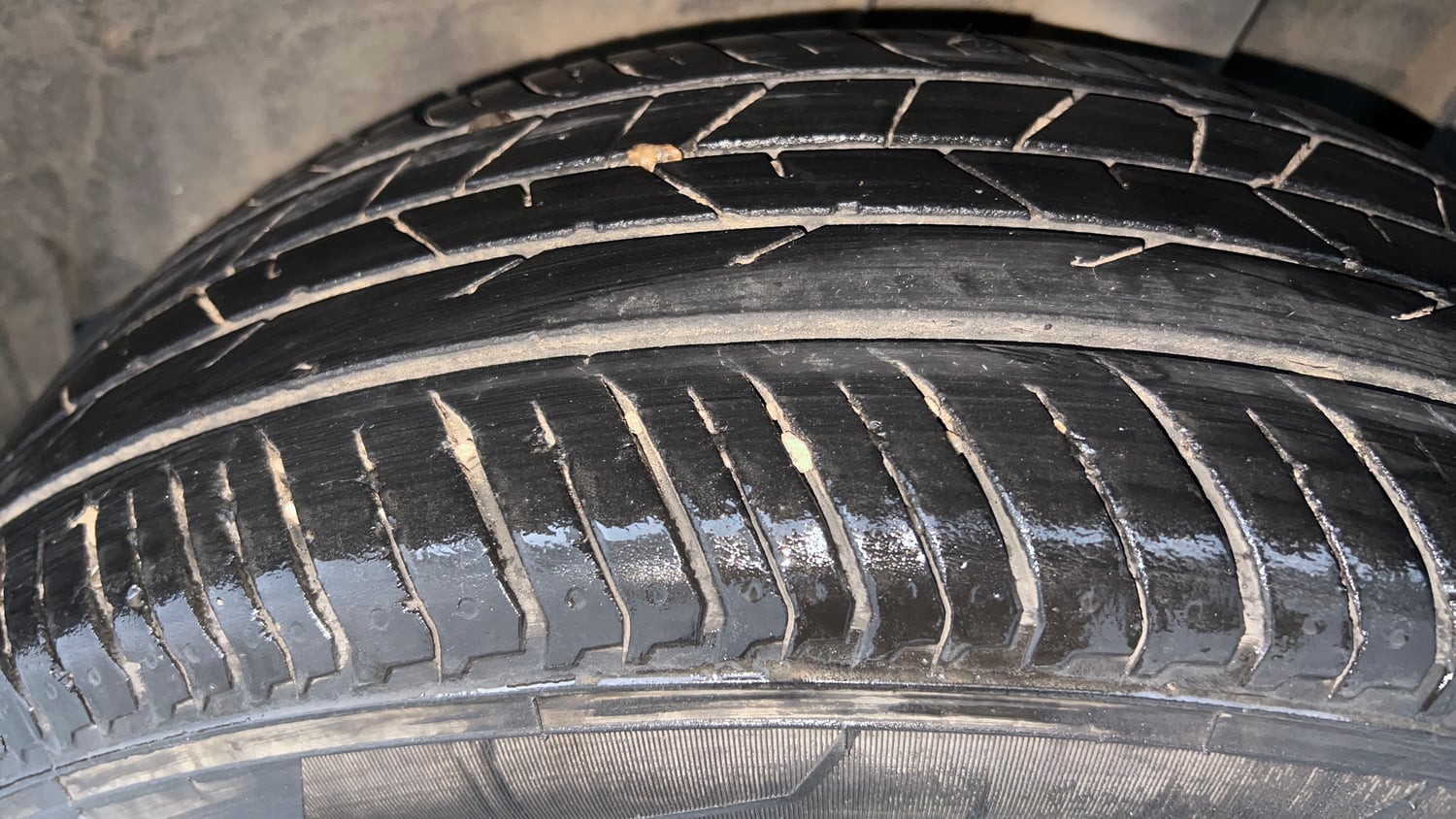 Used 2022 Renault Kiger RXZ Turbo CVT Petrol Automatic tyres LEFT REAR TYRE TREAD VIEW