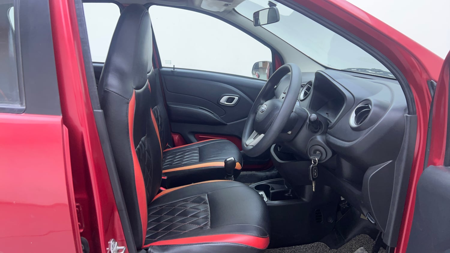 Used 2018 Datsun Redi-GO S 1.0 AMT Petrol Automatic interior RIGHT SIDE FRONT DOOR CABIN VIEW