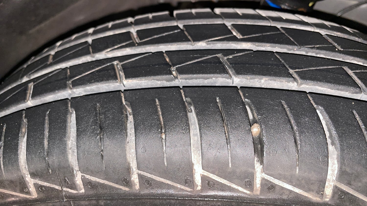 Used 2025 Maruti Suzuki S-Presso VXi (O) Petrol Manual tyres RIGHT FRONT TYRE TREAD VIEW