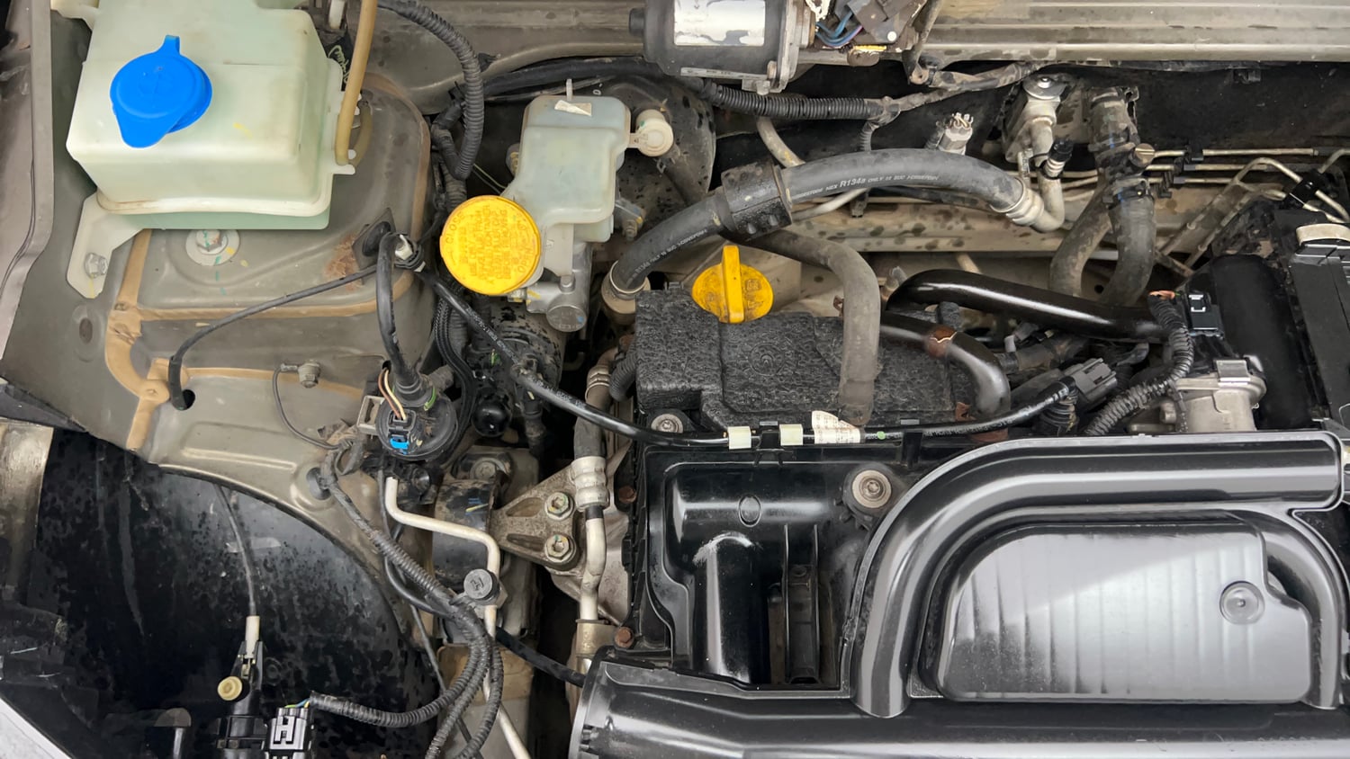 Used 2021 Renault Kwid RXT 1.0 (O) Petrol Manual engine ENGINE RIGHT SIDE VIEW