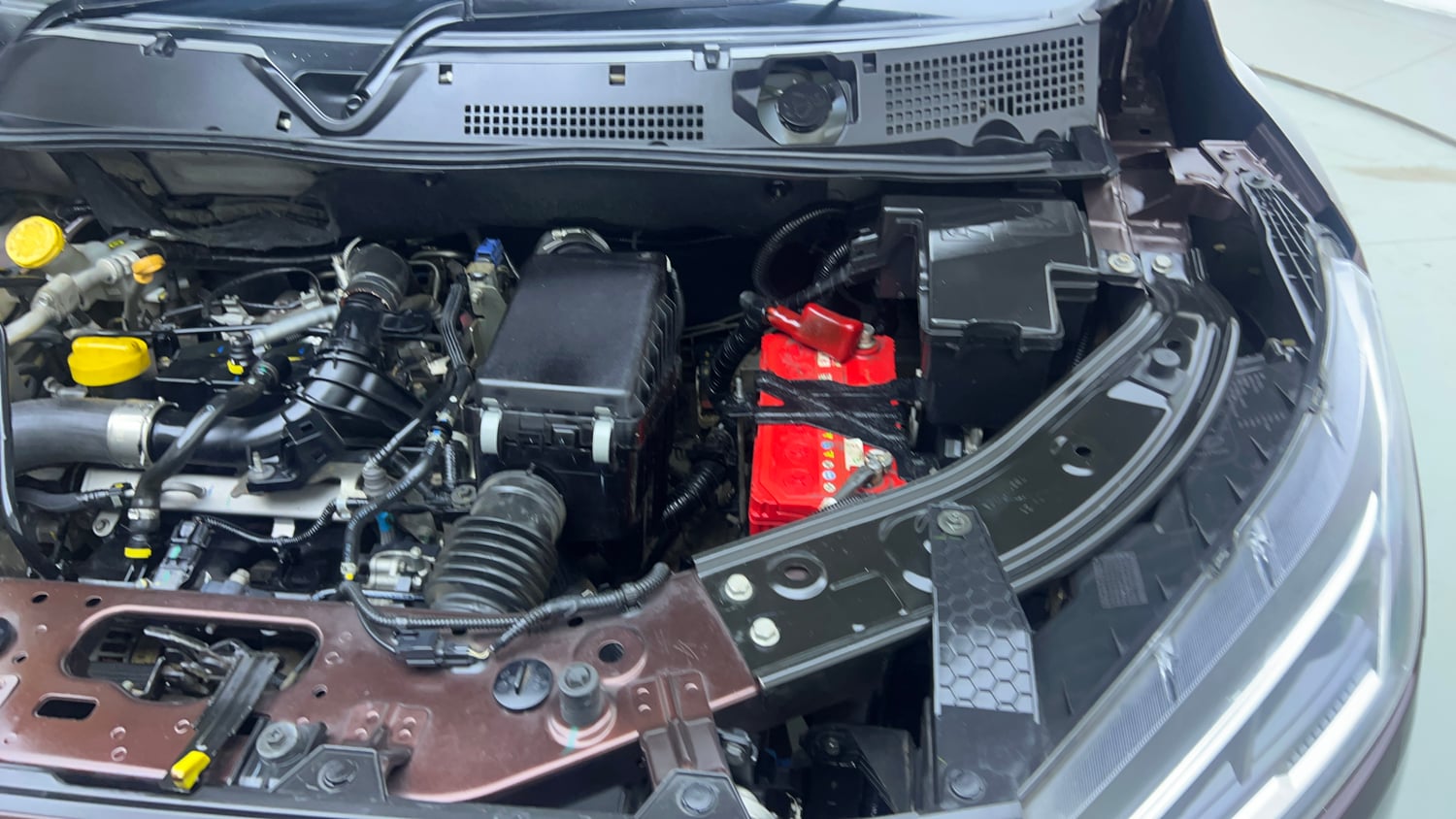 Used 2021 Nissan Magnite XV Premium Turbo CVT Petrol Automatic engine ENGINE LEFT SIDE VIEW