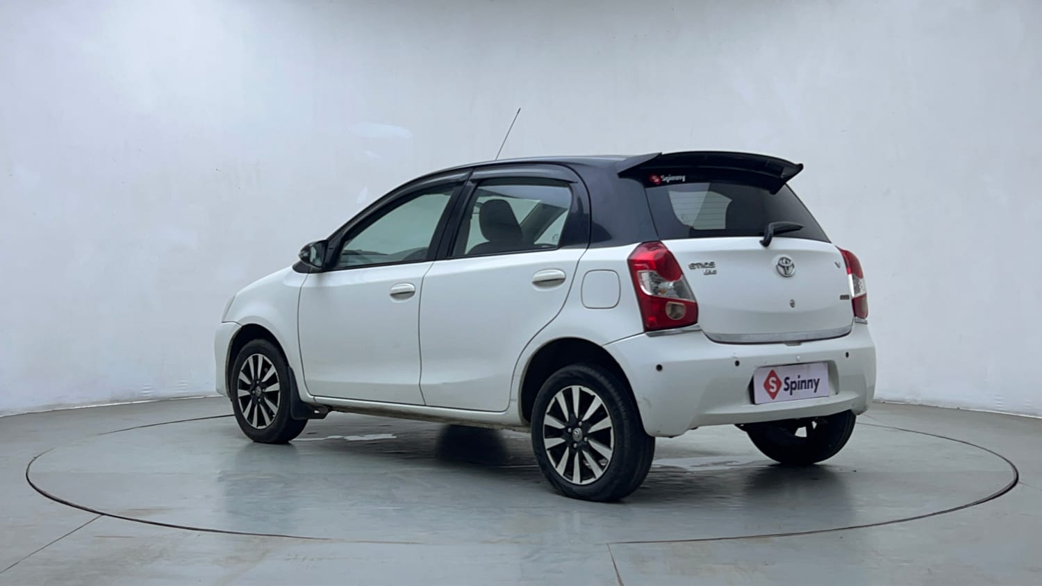 Used 2016 Toyota Etios Liva V Petrol Manual exterior LEFT REAR CORNER VIEW