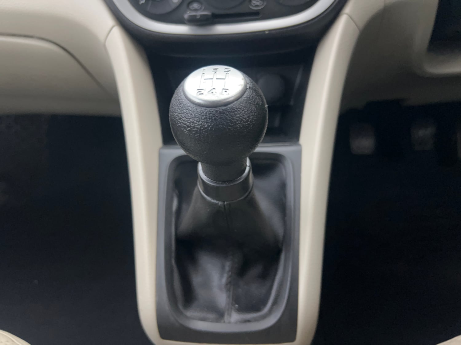 Used 2020 Maruti Suzuki Celerio ZXi Petrol Manual interior GEAR  KNOB VIEW
