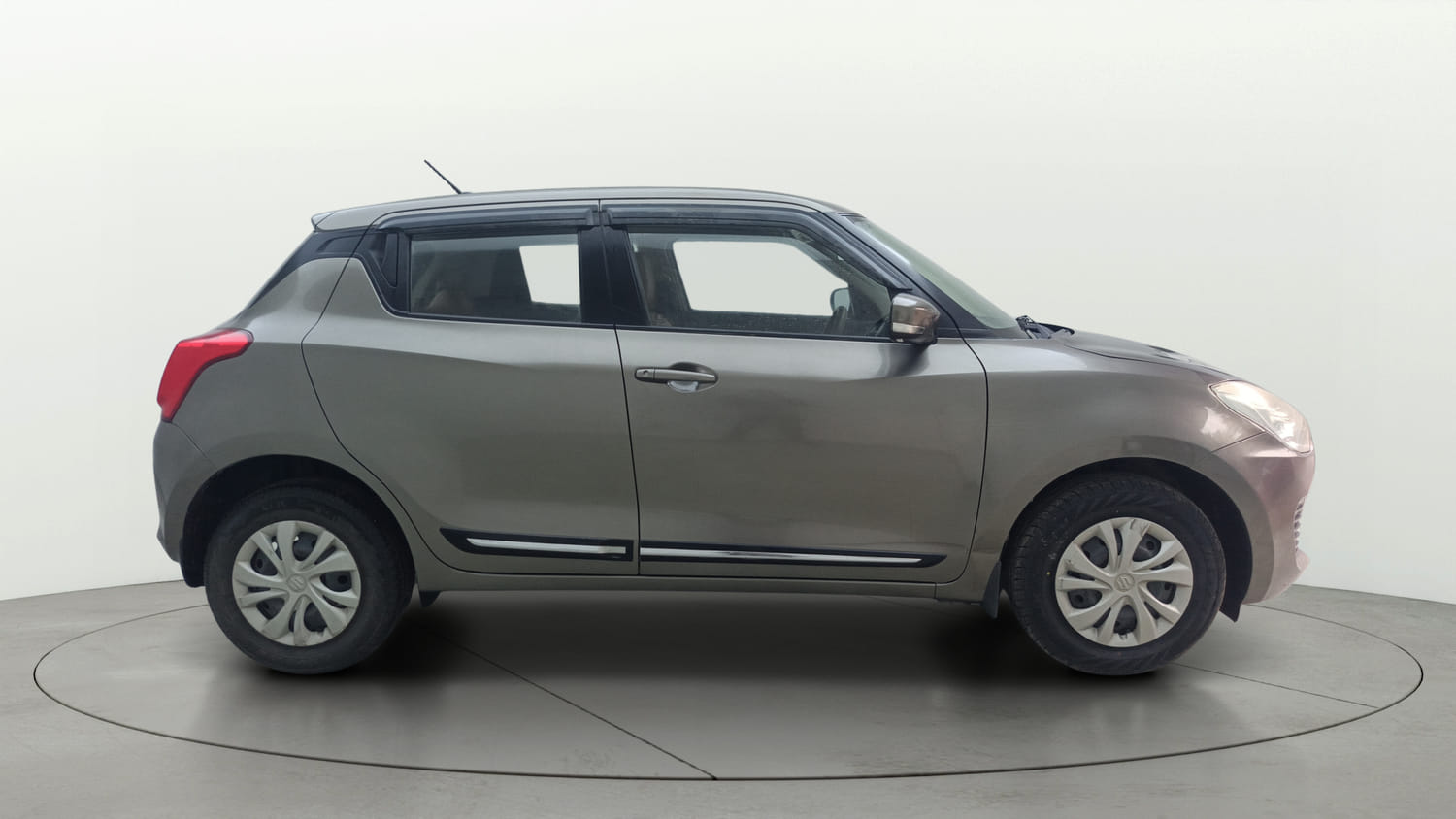 Used 2022 Maruti Suzuki Swift VXi AMT Petrol Automatic exterior RIGHT SIDE VIEW
