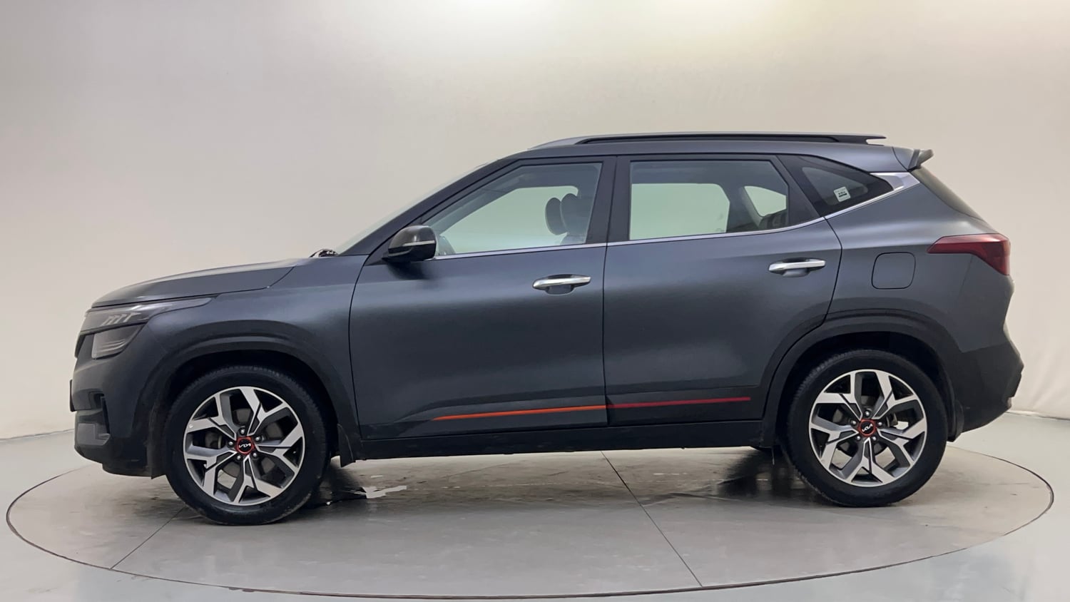 Used 2021 Kia Seltos X Line 1.5 Diesel AT Diesel Automatic exterior LEFT SIDE VIEW