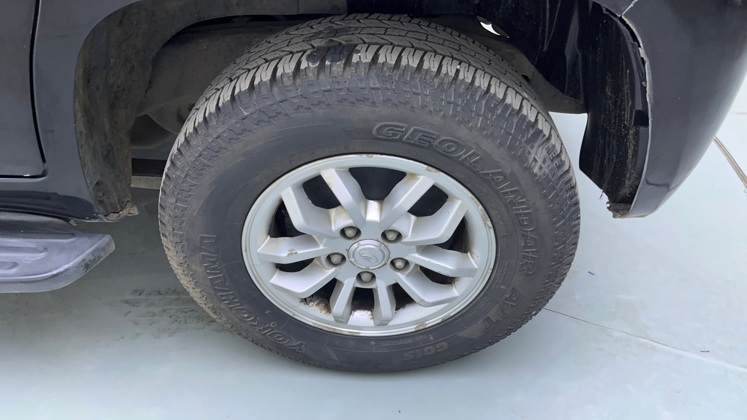 Used 2016 Mahindra TUV300 T8 Diesel Manual tyres LEFT REAR TYRE RIM VIEW