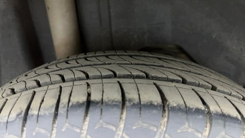 Used 2015 Ford Figo Titanium Plus 1.2 Ti-VCT Petrol Manual tyres RIGHT REAR TYRE TREAD VIEW