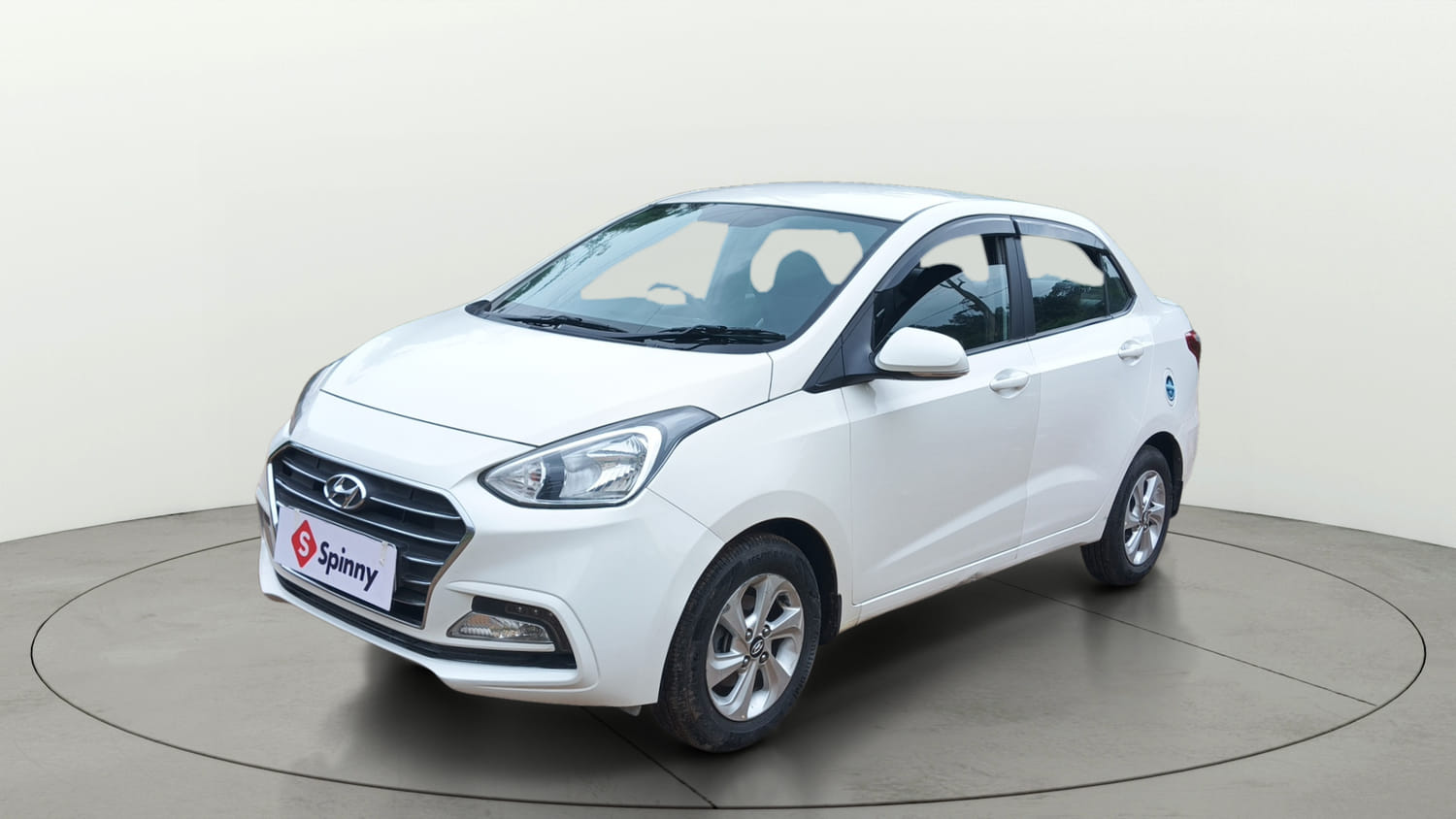 Used 2018 Hyundai Xcent SX Petrol Manual exterior LEFT FRONT CORNER VIEW