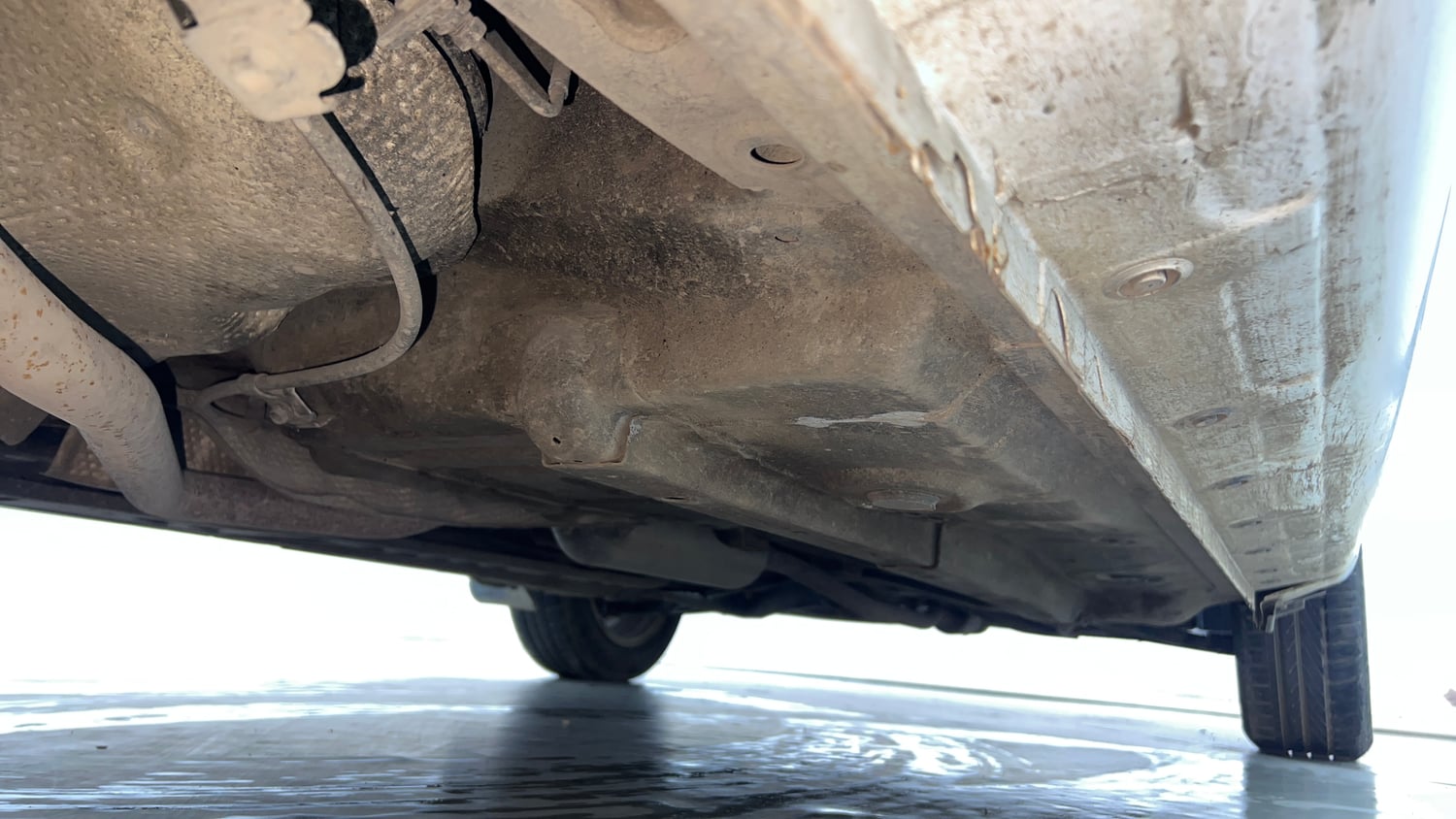 Used 2016 Toyota Etios Liva V Petrol Manual extra REAR RIGHT UNDERBODY VIEW