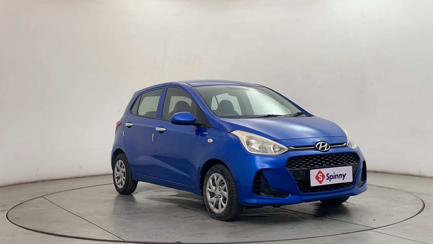 Used 2018 Hyundai Grand i10 Magna AT 1.2 Kappa VTVT Petrol Automatic exterior RIGHT FRONT CORNER VIEW