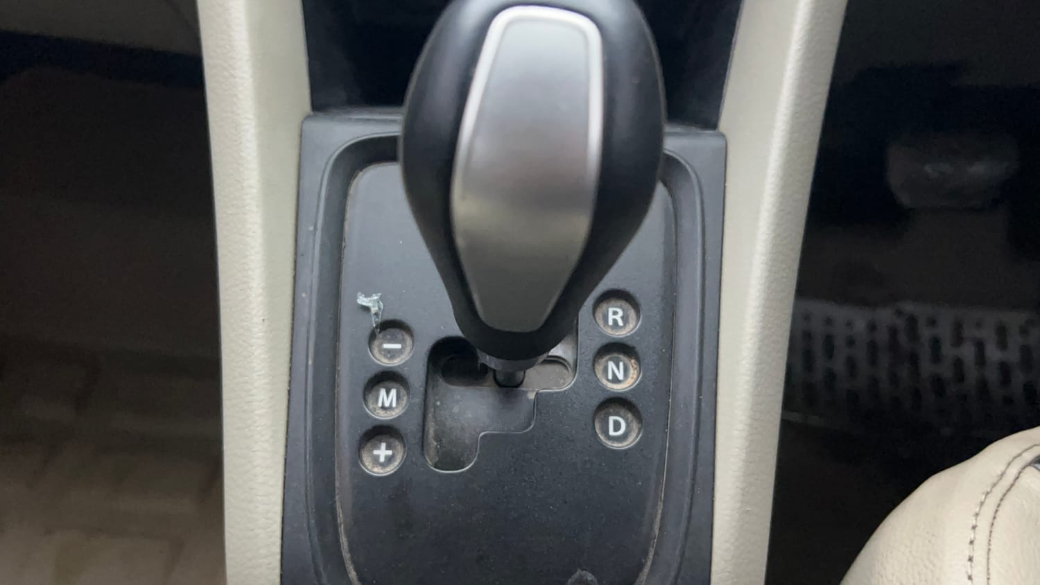 Used 2017 Maruti Suzuki Celerio VXi AMT Petrol Automatic interior GEAR  KNOB VIEW