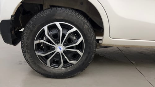 Used 2014 Maruti Suzuki Alto 800 Lxi Petrol Manual tyres RIGHT REAR TYRE RIM VIEW