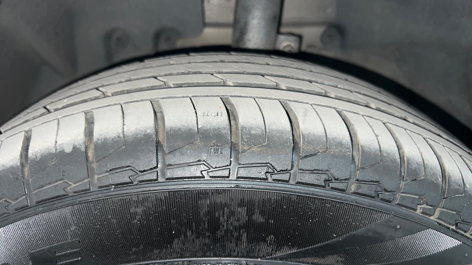 Used 2016 Ford EcoSport Ambiente 1.5L TDCi Diesel Manual tyres LEFT FRONT TYRE TREAD VIEW