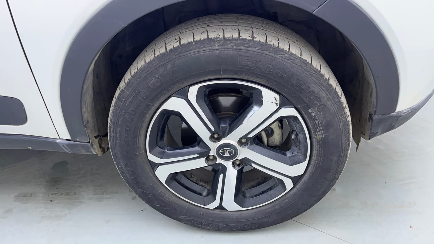 Used 2021 Tata Nexon XZ Plus Diesel Diesel Manual tyres RIGHT FRONT TYRE RIM VIEW