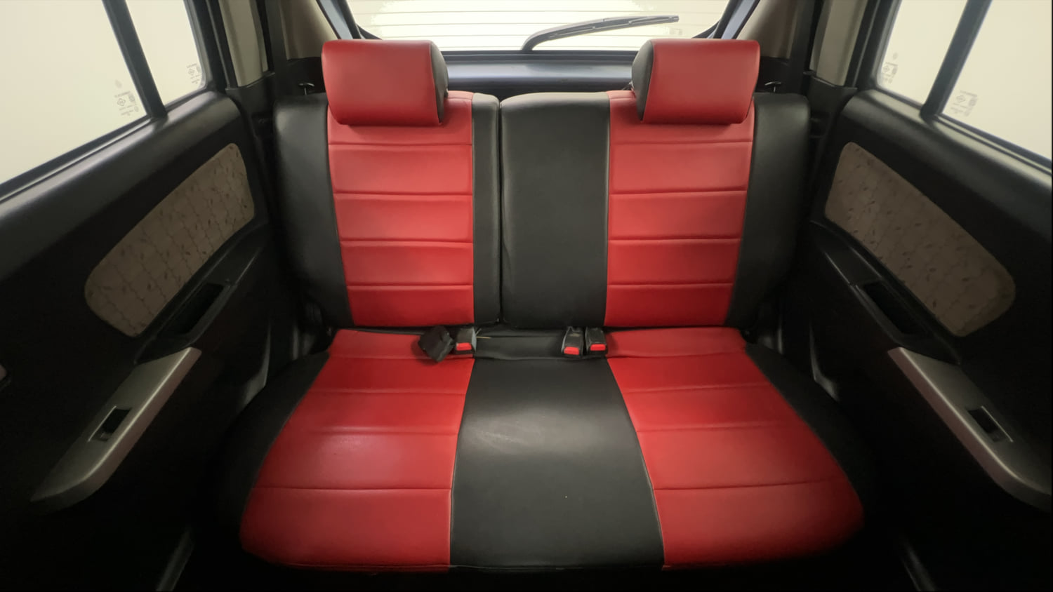 Used 2014 Maruti Suzuki Wagon R VXI Petrol Manual interior REAR SEAT CONDITION VIEW