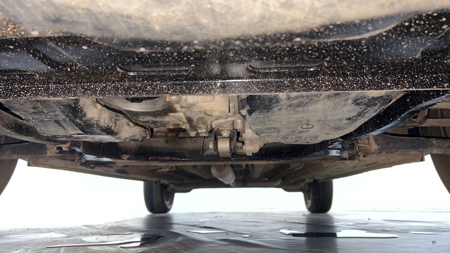 Used 2022 Renault Kiger RXZ Turbo CVT Petrol Automatic extra FRONT LEFT UNDERBODY VIEW