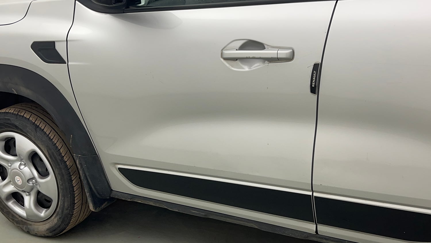 Used 2021 Renault Kiger RXL MT Petrol Manual dents MINOR SCRATCH