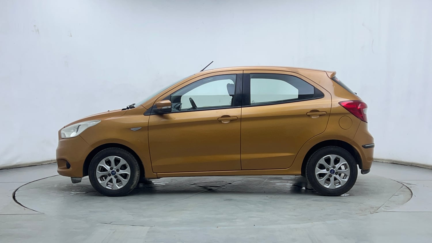 Used 2016 Ford Figo Titanium Plus 1.2 Ti-VCT Petrol Manual exterior LEFT SIDE VIEW