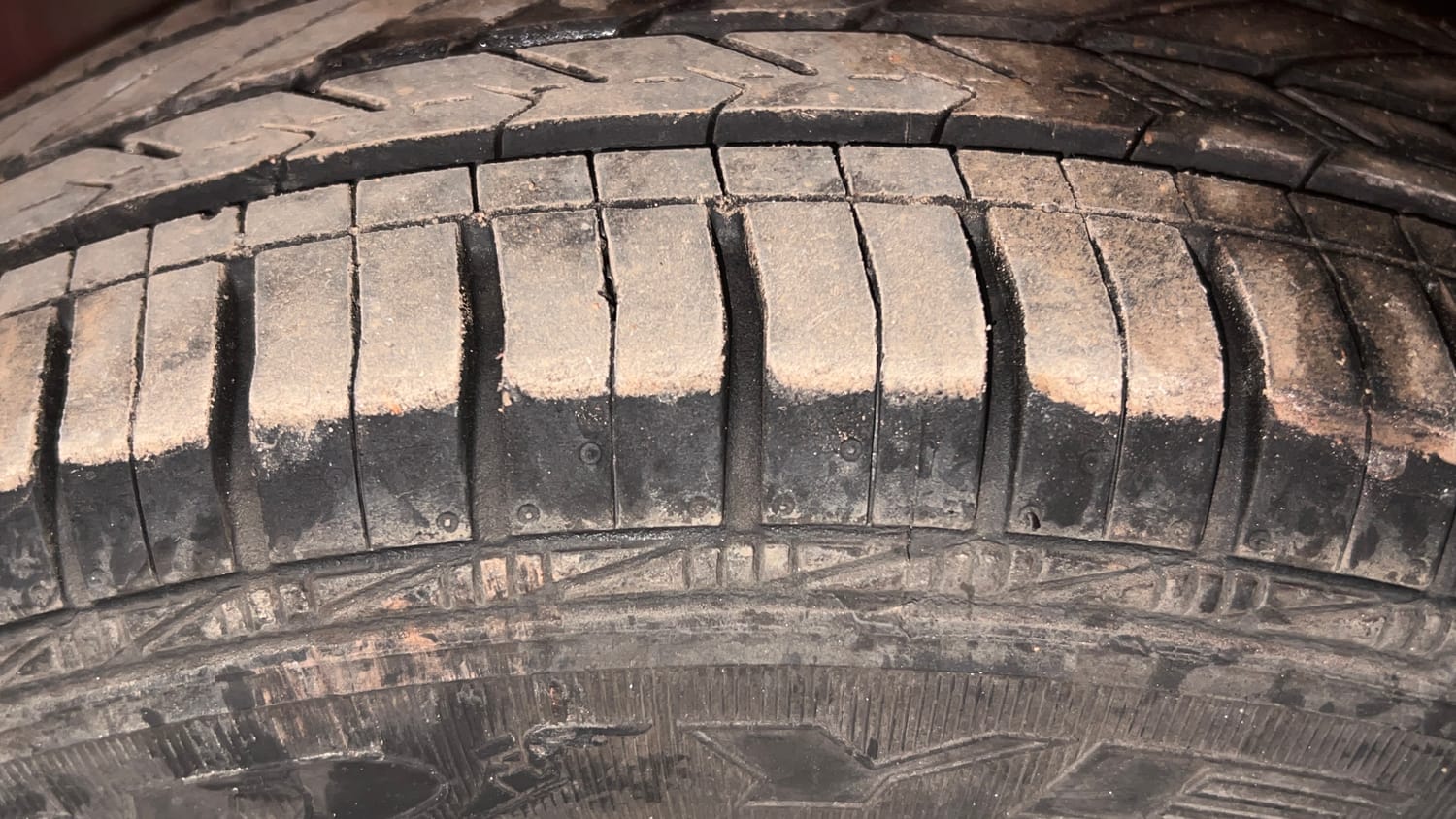 Used 2017 Maruti Suzuki Celerio VXi AMT Petrol Automatic tyres LEFT FRONT TYRE TREAD VIEW
