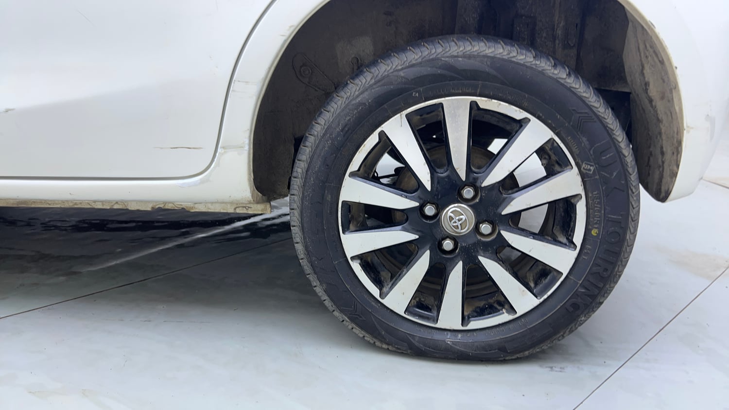 Used 2016 Toyota Etios Liva V Petrol Manual tyres LEFT REAR TYRE RIM VIEW
