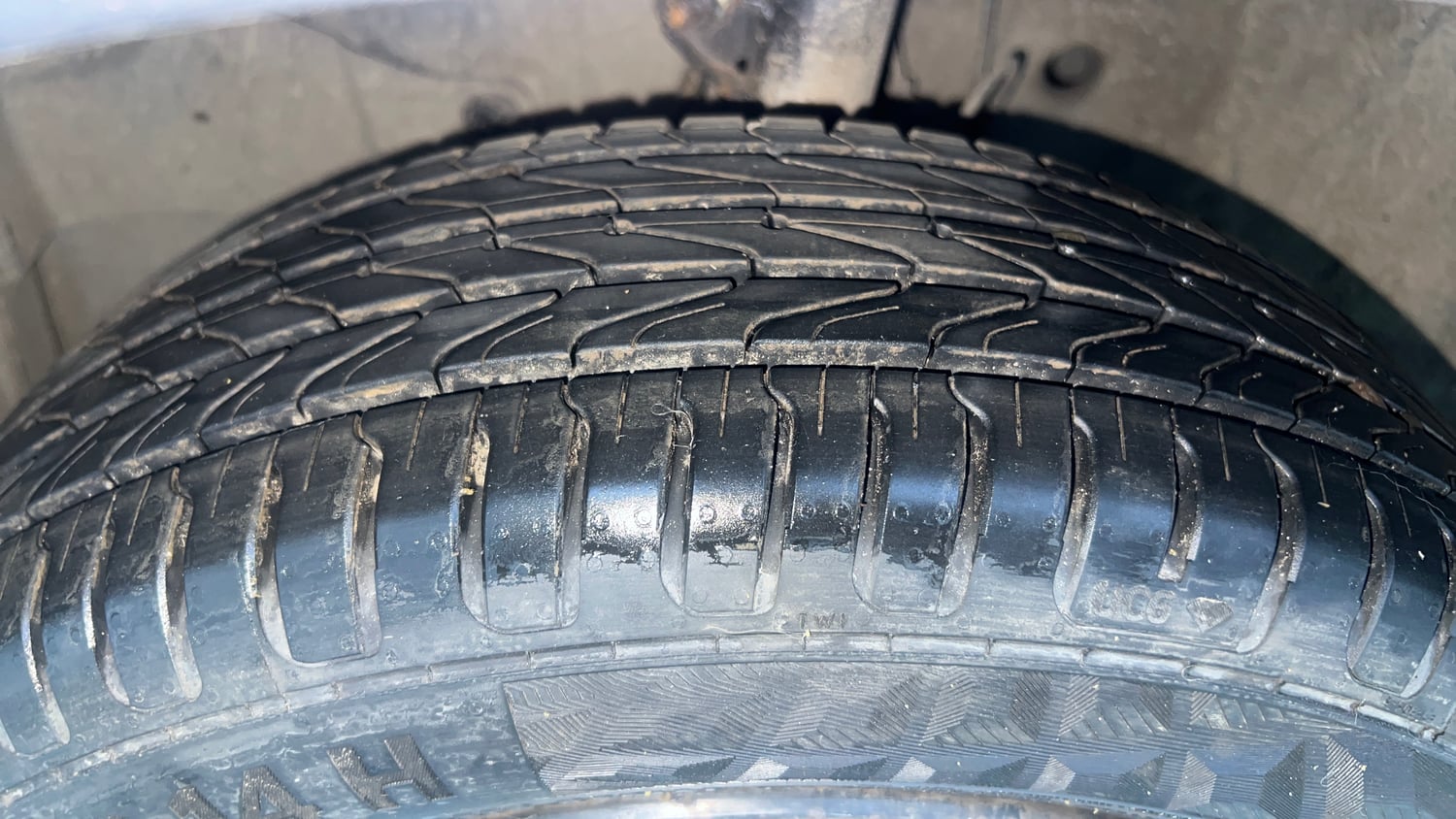 Used 2019 Honda Amaze 1.2 S MT Petrol Petrol Manual tyres LEFT FRONT TYRE TREAD VIEW