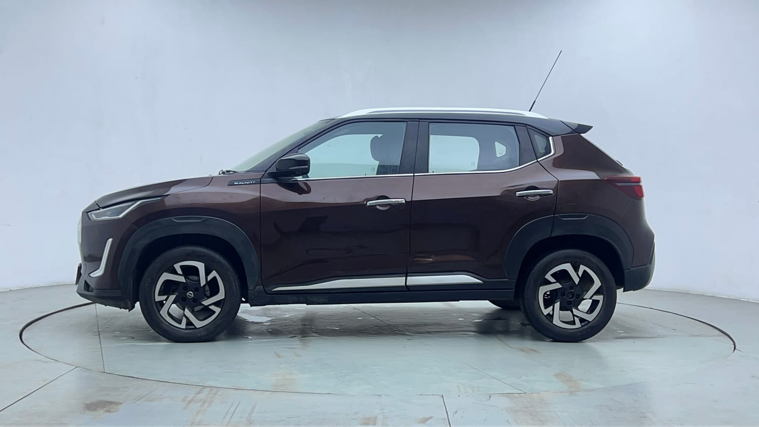 Used 2021 Nissan Magnite XV Premium Turbo CVT Petrol Automatic exterior LEFT SIDE VIEW