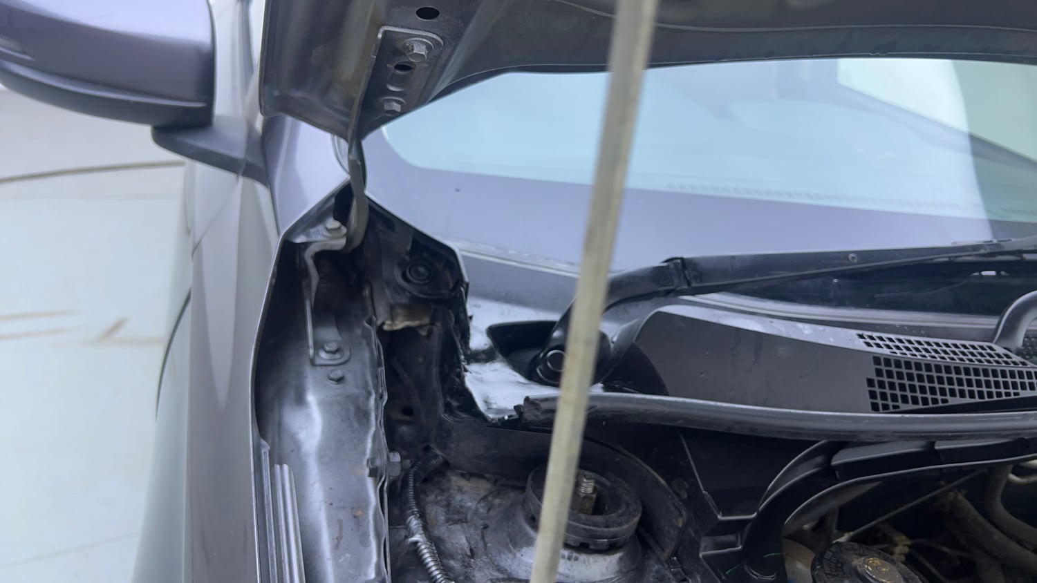 Used 2019 Honda Amaze 1.2 S MT Petrol Petrol Manual engine ENGINE RIGHT SIDE HINGE & APRON VIEW
