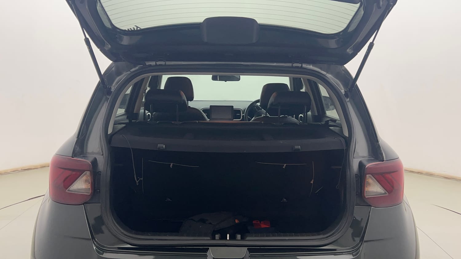 Used 2021 Hyundai Venue S Plus 1.2 Petrol Petrol Manual interior DICKY INSIDE VIEW