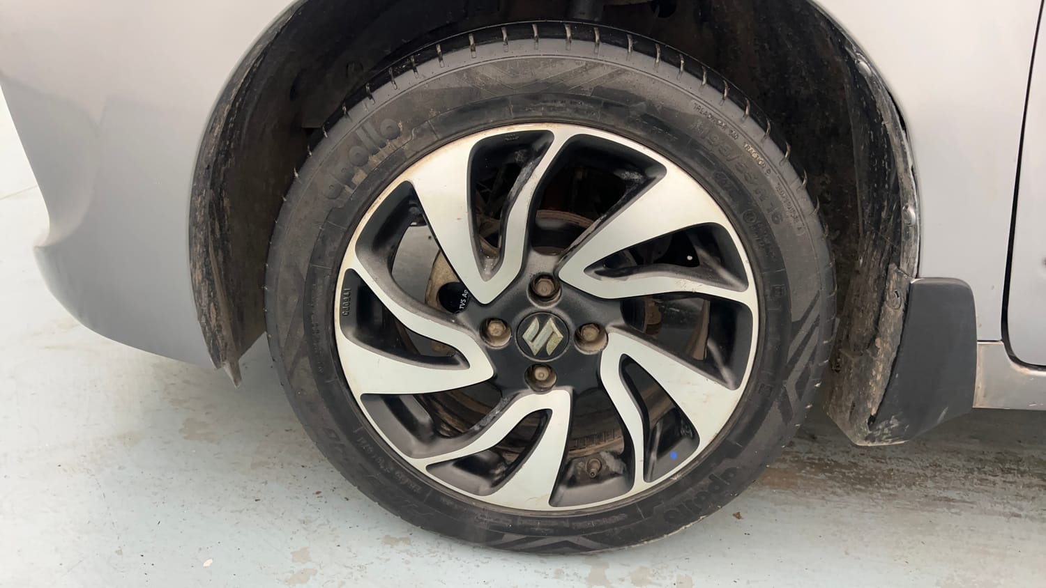 Used 2022 Maruti Suzuki Baleno Zeta Petrol Manual tyres LEFT FRONT TYRE RIM VIEW