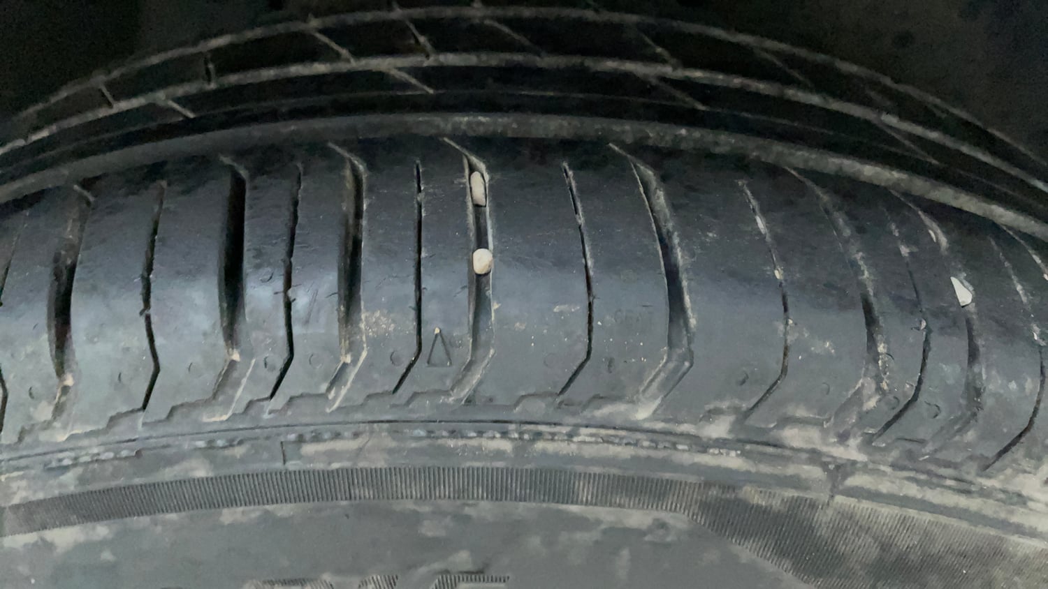 Used 2023 Tata Punch Adventure Rhythm Pack MT Petrol Manual tyres RIGHT FRONT TYRE TREAD VIEW