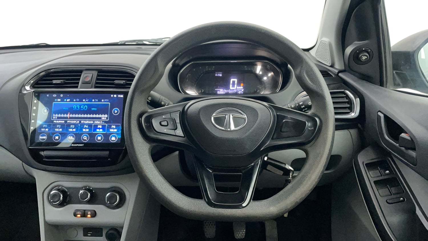 Used 2023 Tata Tiago XT (O) Petrol Manual interior STEERING VIEW