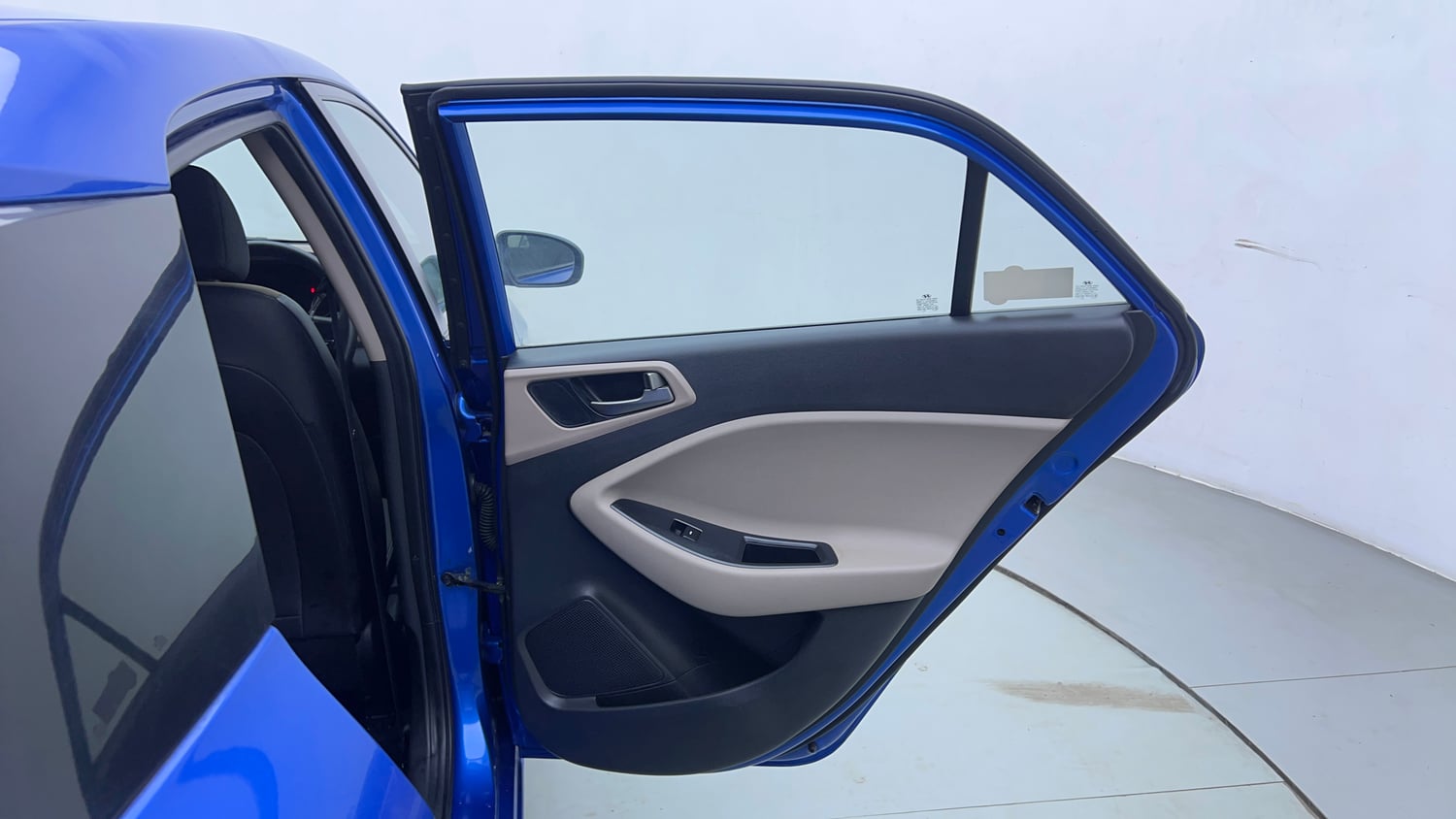 Used 2017 Hyundai Elite i20 Magna Executive 1.2 Petrol Manual interior RIGHT REAR DOOR OPEN VIEW