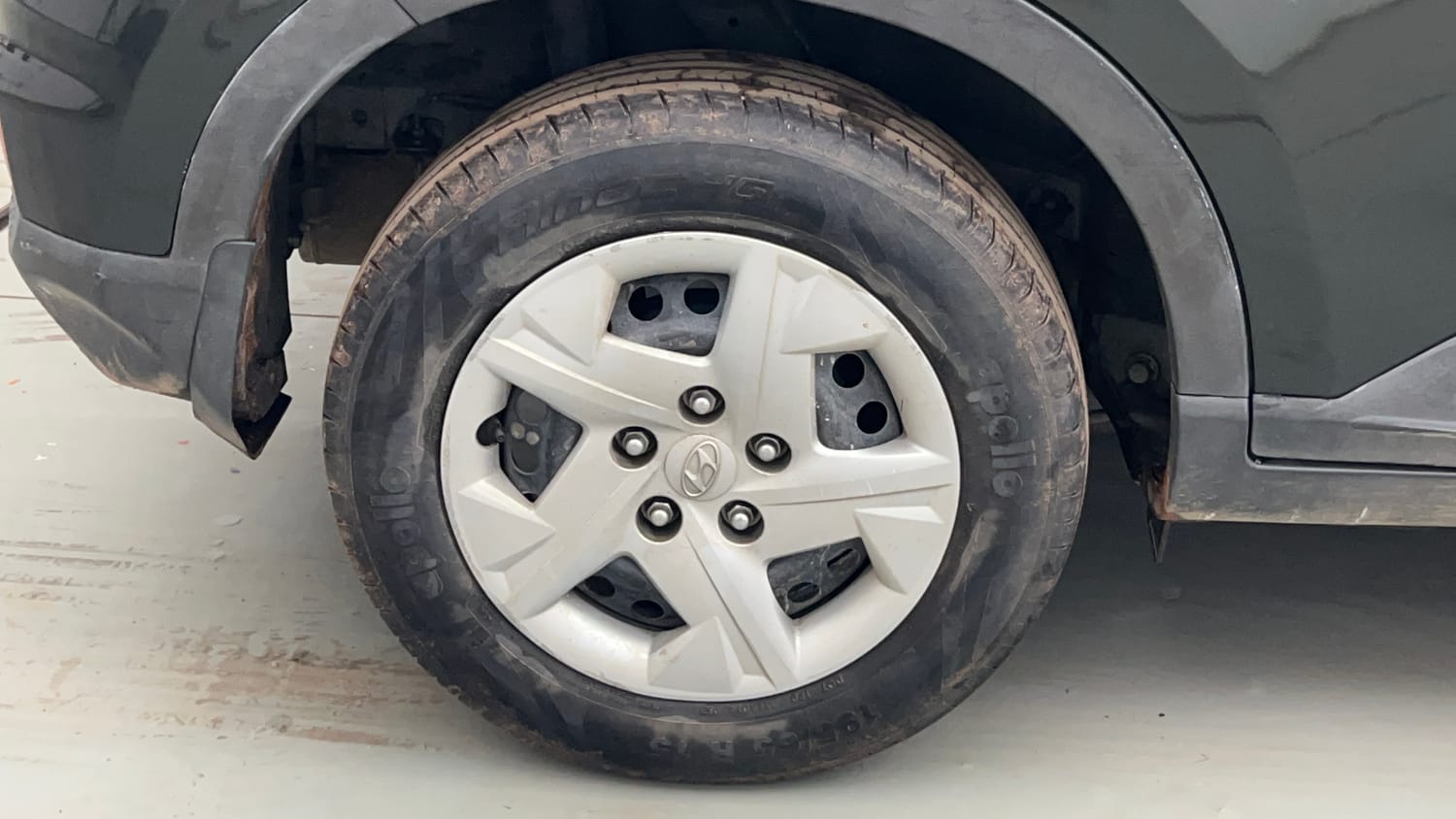 Used 2021 Hyundai Venue S Plus 1.2 Petrol Petrol Manual tyres RIGHT REAR TYRE RIM VIEW