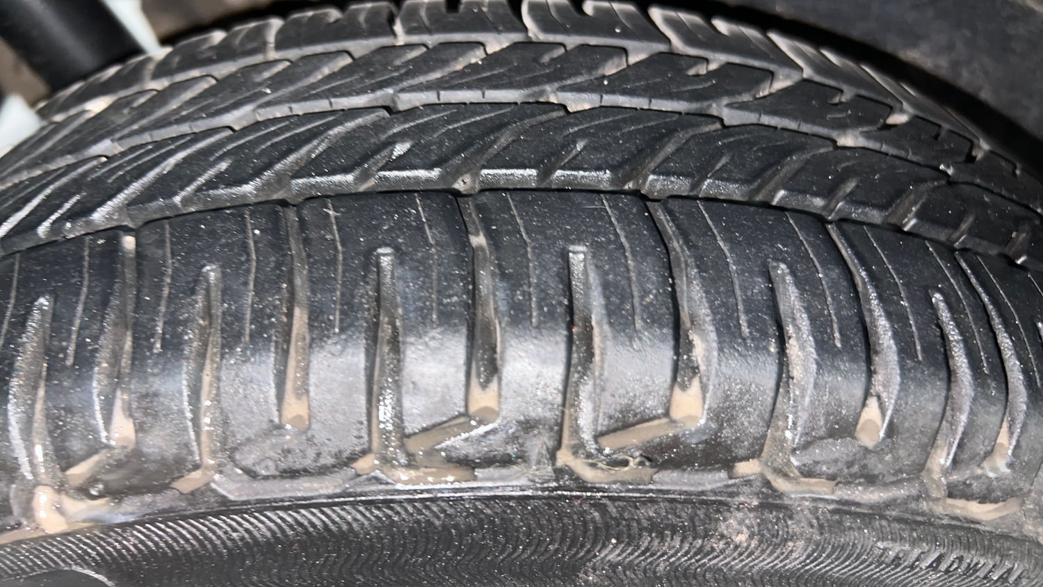 Used 2017 Maruti Suzuki Wagon R 1.0 VXI AMT Petrol Automatic tyres RIGHT REAR TYRE TREAD VIEW
