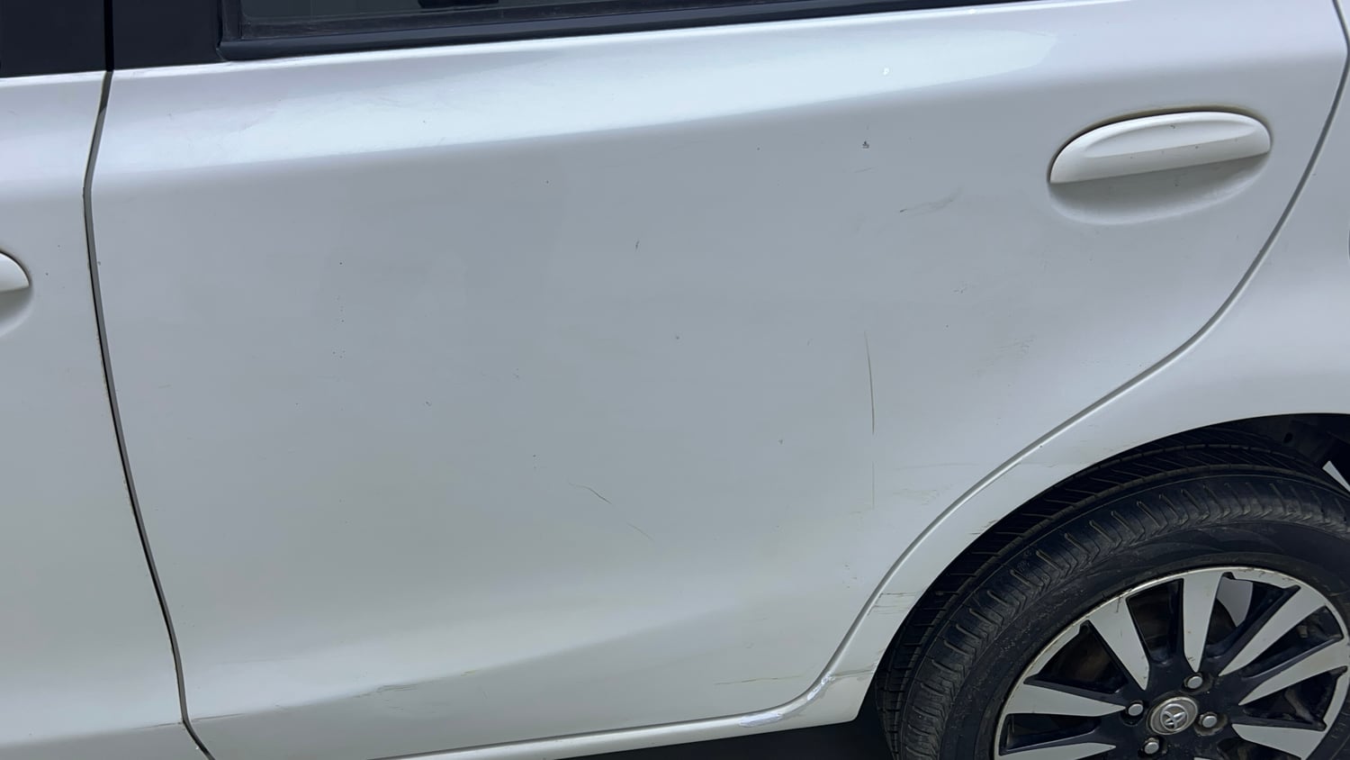 Used 2016 Toyota Etios Liva V Petrol Manual dents MINOR SCRATCH