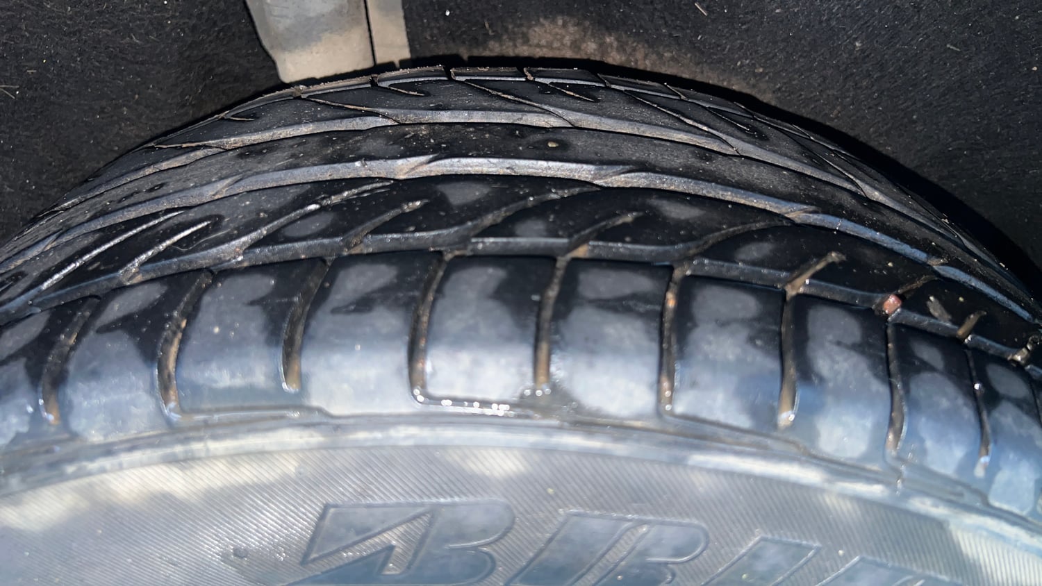 Used 2019 Ford EcoSport Titanium + 1.5L Ti-VCT AT Petrol Automatic tyres RIGHT REAR TYRE TREAD VIEW
