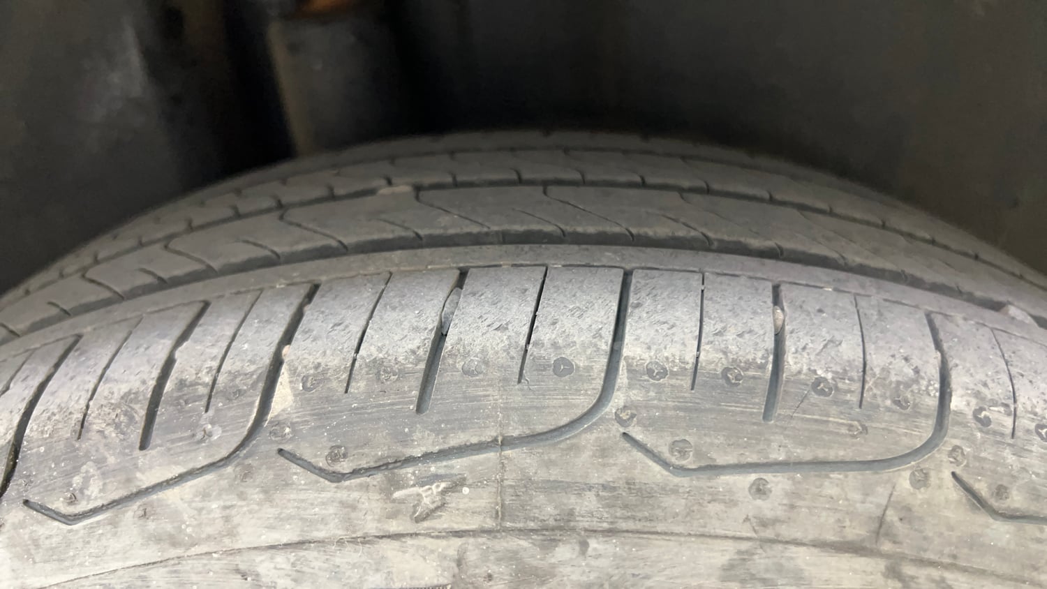 Used 2014 Volkswagen Vento Highline Petrol Petrol Manual tyres RIGHT REAR TYRE TREAD VIEW