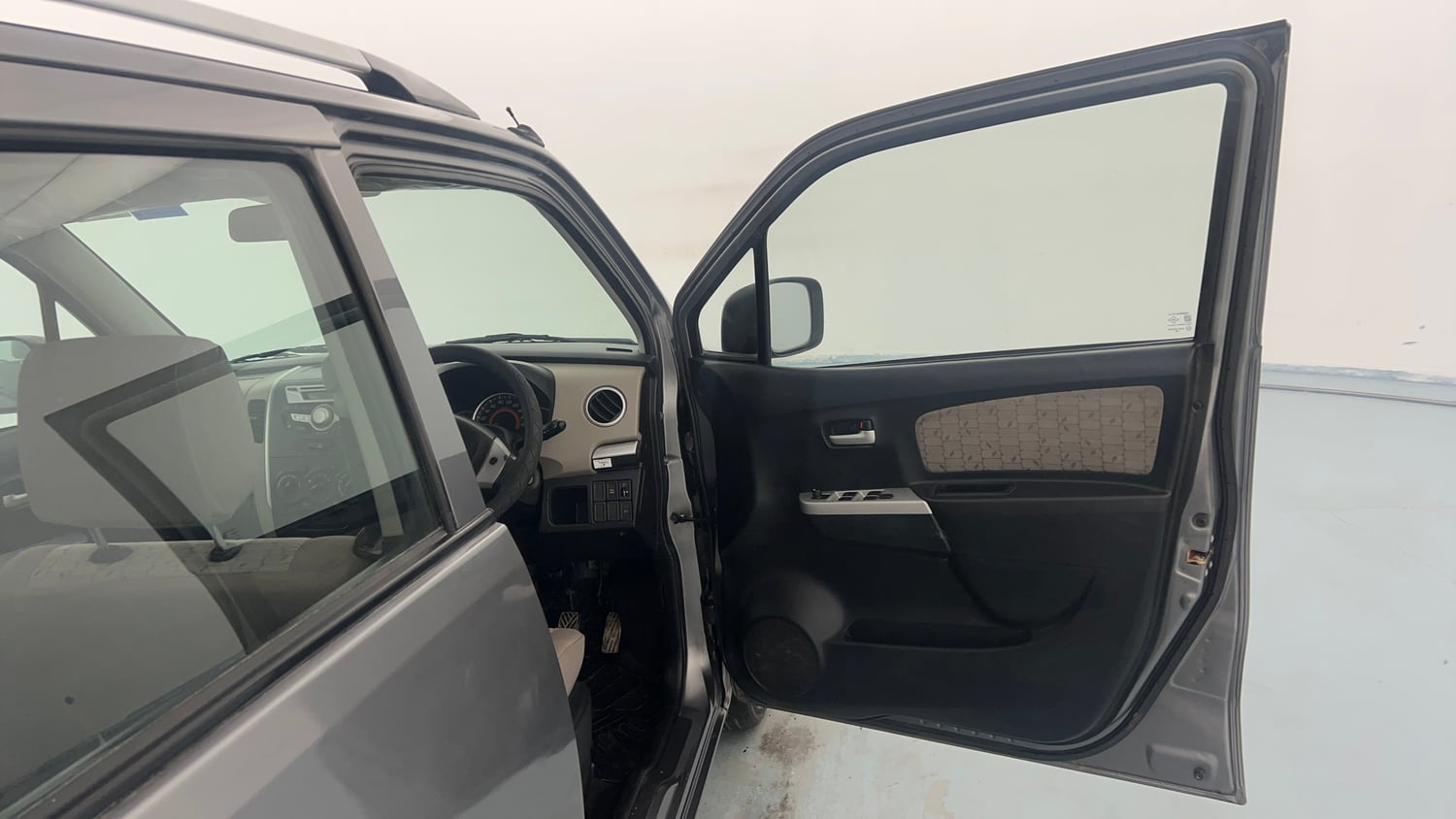 Used 2015 Maruti Suzuki Wagon R VXI Petrol Manual interior RIGHT FRONT DOOR OPEN VIEW